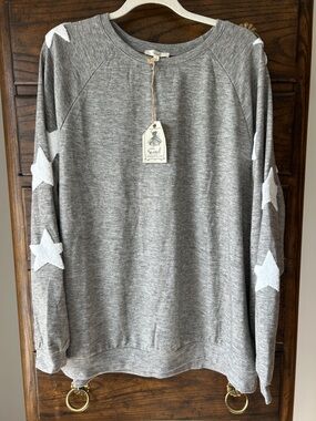 NWT Women’s Easel Gray Star-Accent Crewneck Sweater, Size L